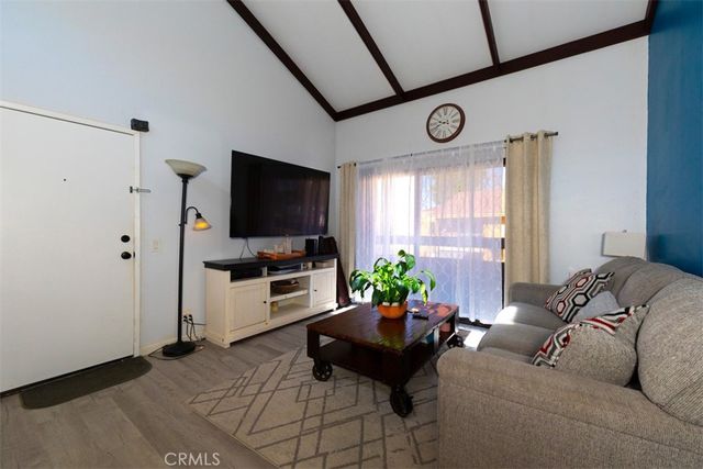 18756 Mandan 1514, Canyon Country, CA 91351