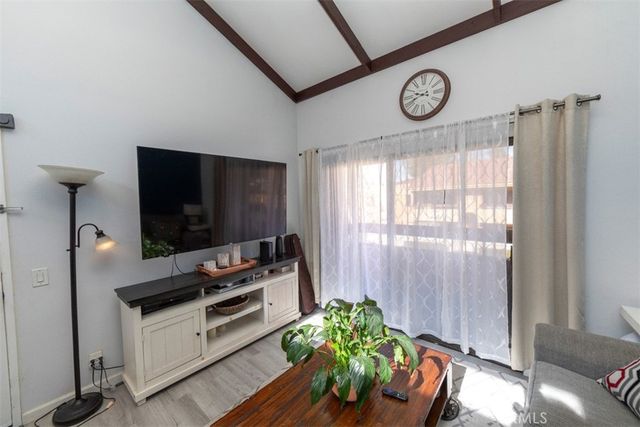 18756 Mandan 1514, Canyon Country, CA 91351