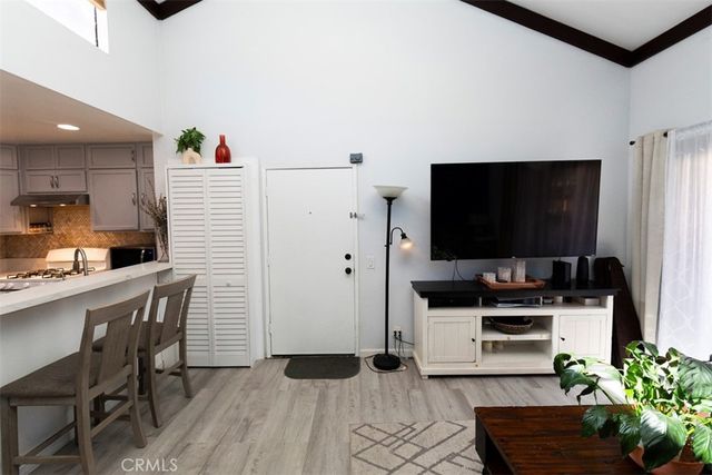 18756 Mandan 1514, Canyon Country, CA 91351