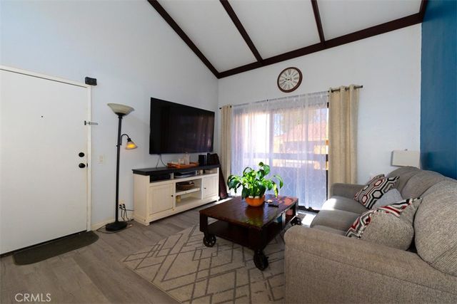 18756 Mandan 1514, Canyon Country, CA 91351