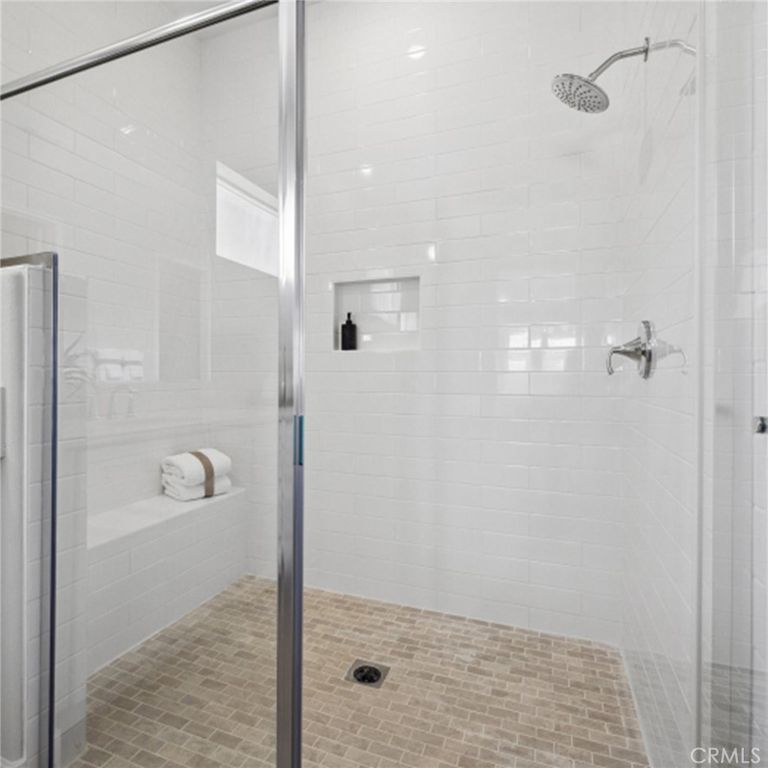 Image 17 of property listing at 24557 Via La Sombrilla, Valencia, CA 91354