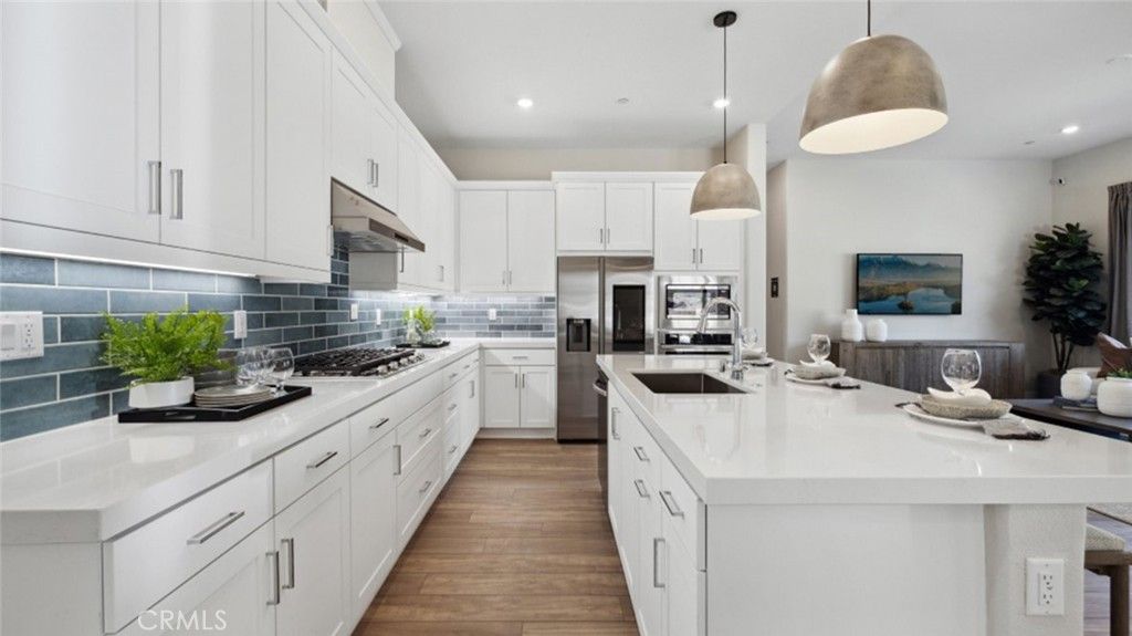 Image 3 of property listing at 24557 Via La Sombrilla, Valencia, CA 91354