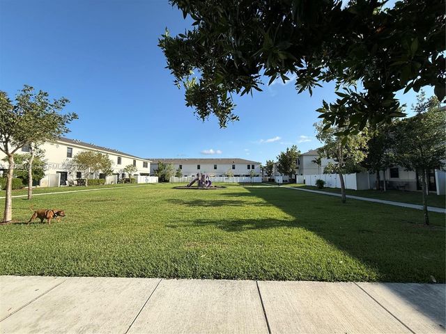 731 SW 11th St, Florida City, FL 33034