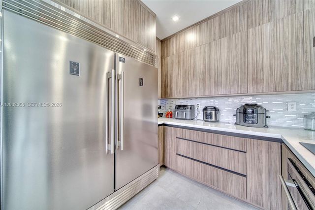 7963 NW 195th Ter, Hialeah, FL 33015