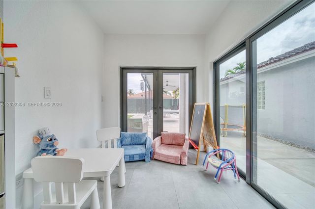 7963 NW 195th Ter, Hialeah, FL 33015