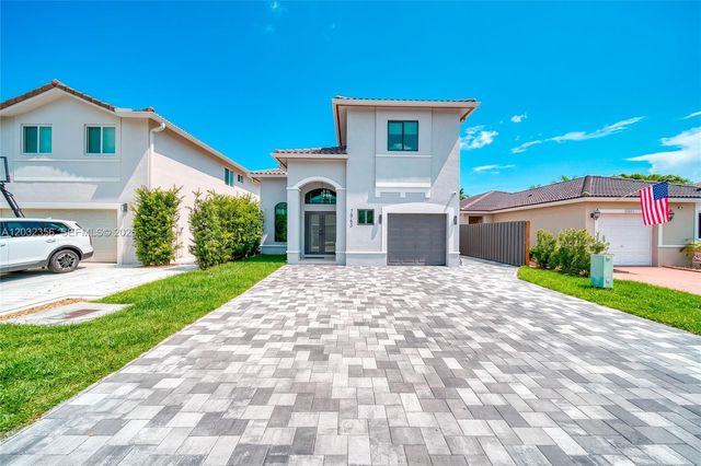 7963 NW 195th Ter, Hialeah, FL 33015