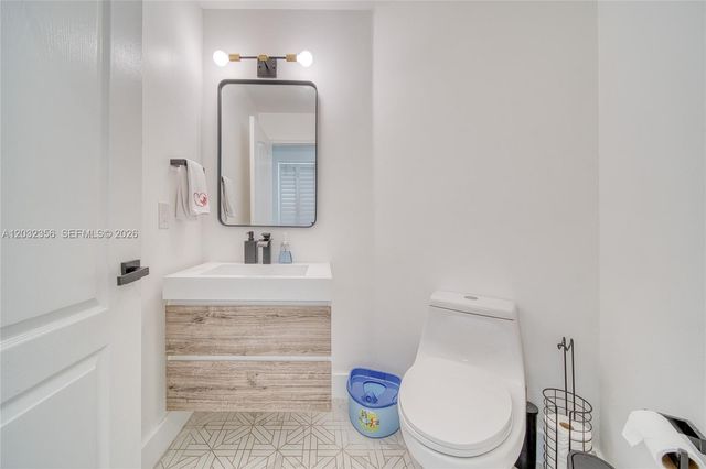 7963 NW 195th Ter, Hialeah, FL 33015