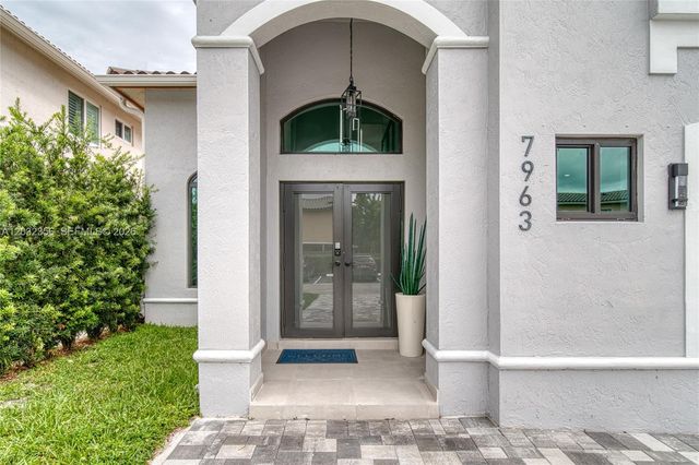 7963 NW 195th Ter, Hialeah, FL 33015