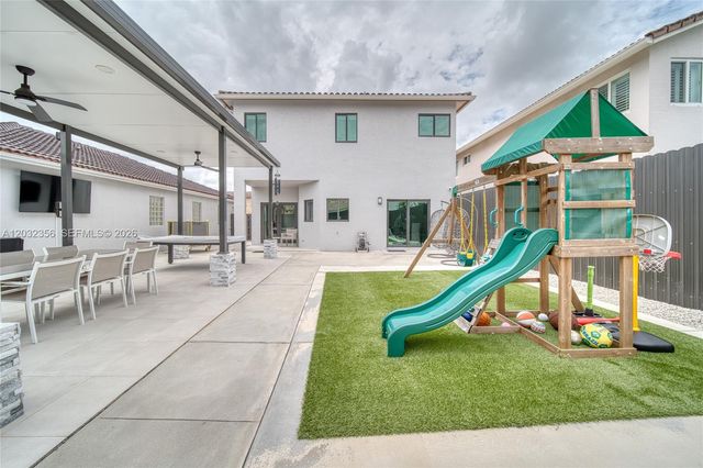 7963 NW 195th Ter, Hialeah, FL 33015