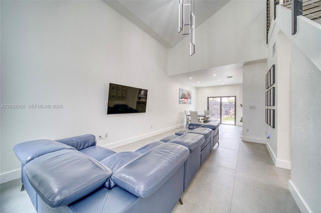 7963 NW 195th Ter, Hialeah, FL 33015