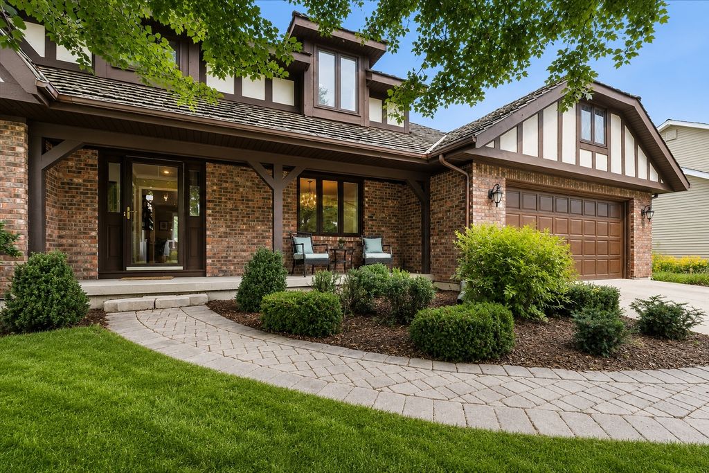 612 Paddock Lane, Libertyville, IL 60048 — photo 2