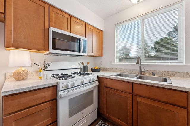 4706 San Pablo Dam Rd., El Sobrante, CA 94803