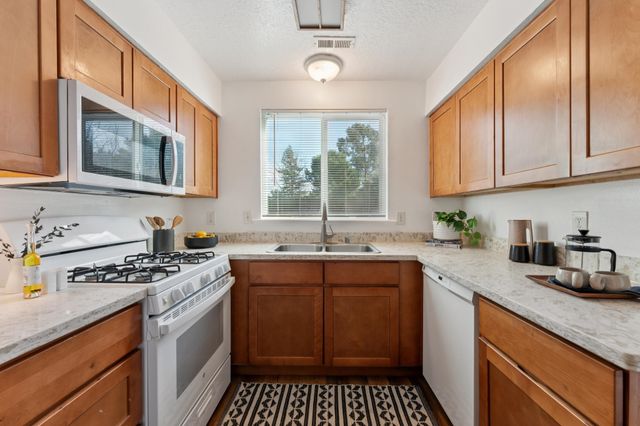 4706 San Pablo Dam Rd., El Sobrante, CA 94803