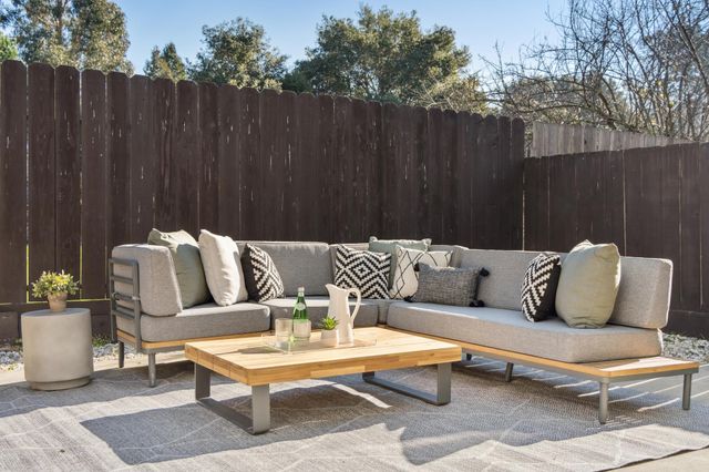 4706 San Pablo Dam Rd., El Sobrante, CA 94803