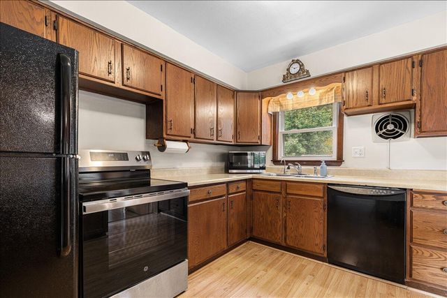 300 W Main STREET, Newburg, WI 53090