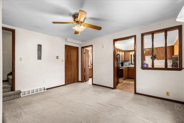 300 W Main STREET, Newburg, WI 53090