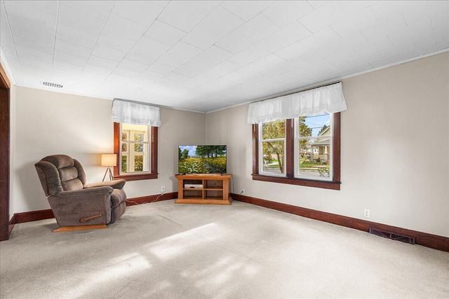 300 W Main STREET, Newburg, WI 53090