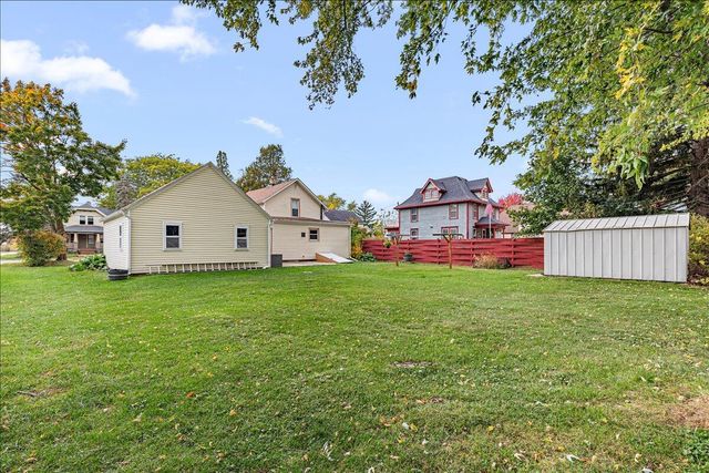 300 W Main STREET, Newburg, WI 53090