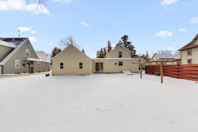 300 W Main STREET, Newburg, WI 53090