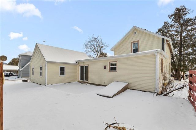 300 W Main STREET, Newburg, WI 53090