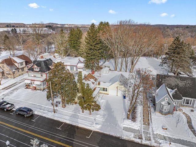 300 W Main STREET, Newburg, WI 53090