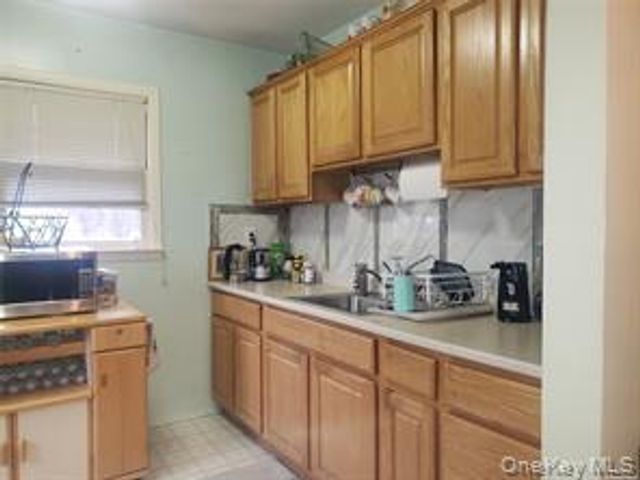 43 Fifth Ave 2, Port Washington, NY 11050