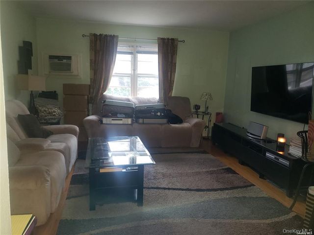 43 Fifth Ave 2, Port Washington, NY 11050