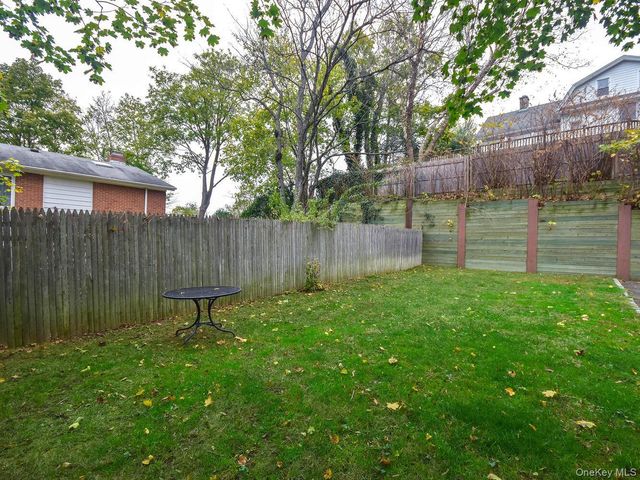 43 Fifth Ave 2, Port Washington, NY 11050