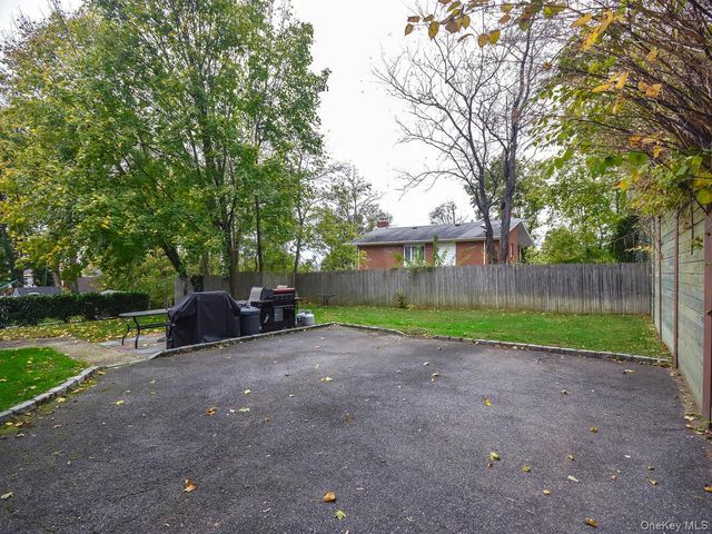 43 Fifth Ave 2, Port Washington, NY 11050