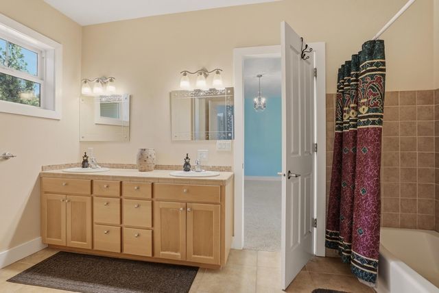 14126 E Forker Ridge Ln, Spokane, WA 99216