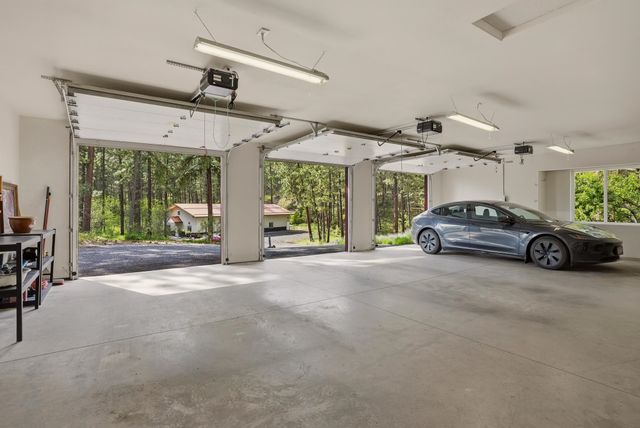 14126 E Forker Ridge Ln, Spokane, WA 99216