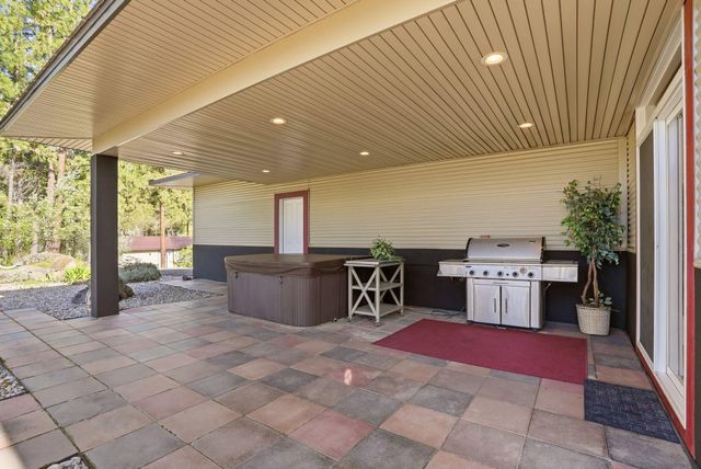 14126 E Forker Ridge Ln, Spokane, WA 99216