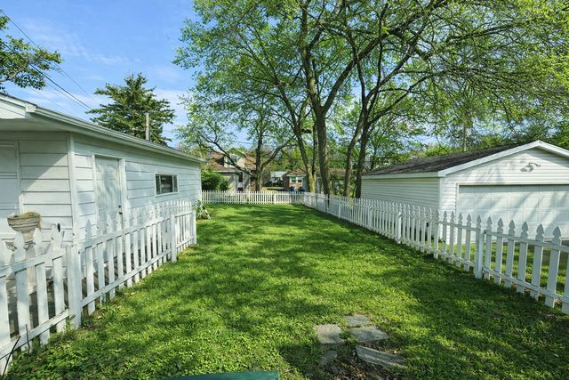 251 S Oakland, Elmhurst, IL 60126