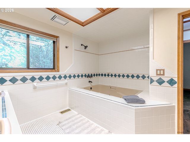 42440 Se WILDCAT MOUNTAIN Dr, Sandy, OR 97055