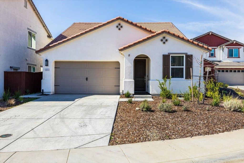 3363 Apollo Ct, Folsom, CA 95630