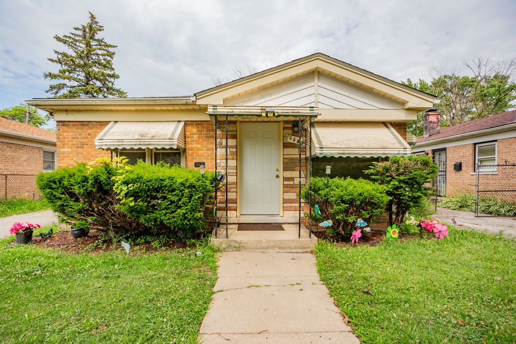15533 Vincennes Road, Phoenix, IL 60426