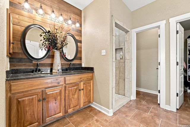 12778 FM 1346, St Hedwig, TX 78152