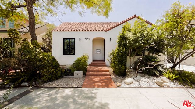7170 Rosewood Avenue, Los Angeles, CA 90036