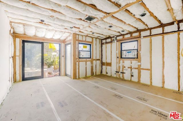 7170 Rosewood Avenue, Los Angeles, CA 90036