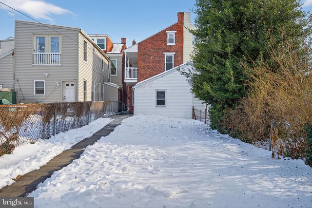 525 WALNUT ST, Columbia, PA 17512