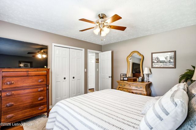 468 Oak Crest Dr, Shelbyville, KY 40065