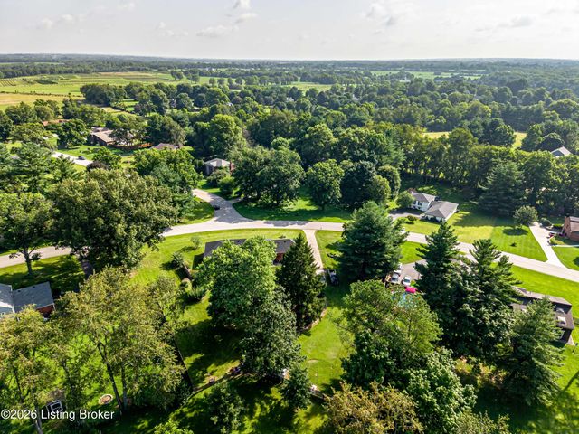468 Oak Crest Dr, Shelbyville, KY 40065