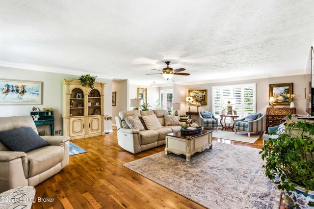 468 Oak Crest Dr, Shelbyville, KY 40065