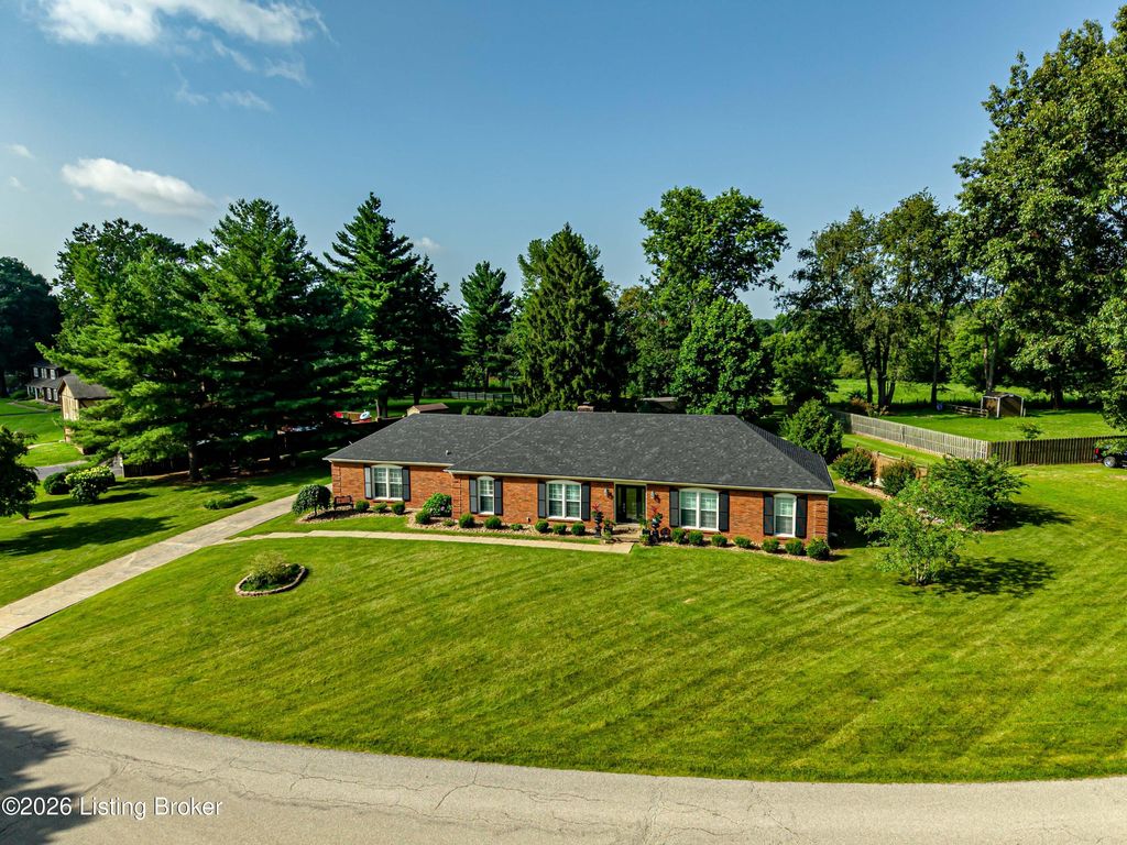 468 Oak Crest Dr, Shelbyville, KY 40065