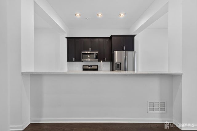 247 Bradley Drive, Wood-ridge, NJ 07075
