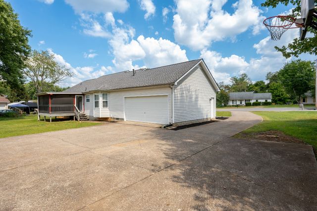 1026 Gary Ct, Murfreesboro, TN 37128