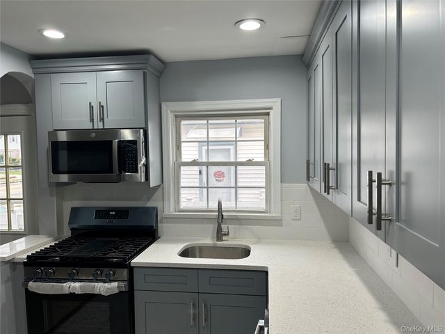 42 Princeton Street, Valley Stream, NY 11580