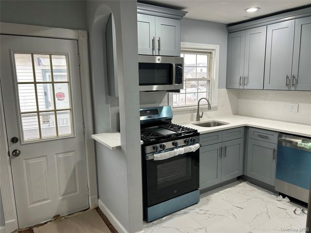 42 Princeton Street, Valley Stream, NY 11580