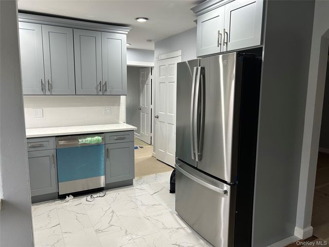 42 Princeton Street, Valley Stream, NY 11580