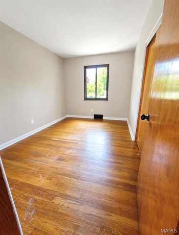 524 Pearl Street, Godfrey, IL 62035